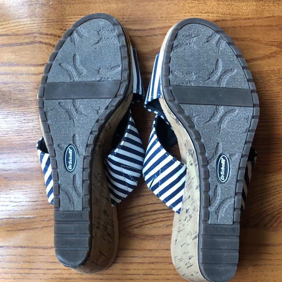 Dr. Scholls Adorable navy striped sandals, Size 8 - Picture 2 of 4
